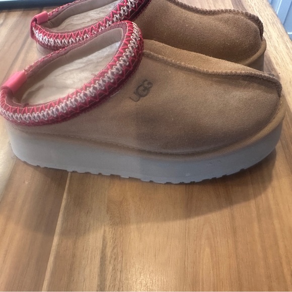 Ugg Tazz, size 7, chestnut - Picture 3 of 4